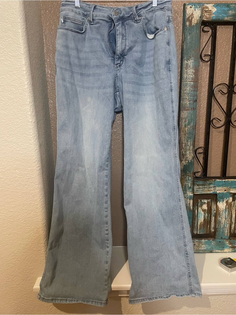 Judy Blue Light Wash Straight Leg Jeans - Pale Blue Denim